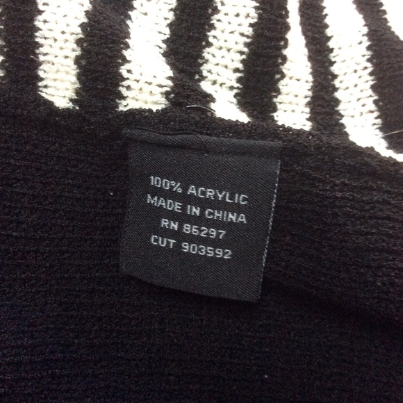 BCBGMaxazria* (XL) WOMEN’S Asymmetrical Cardigan - Picture 9 of 11